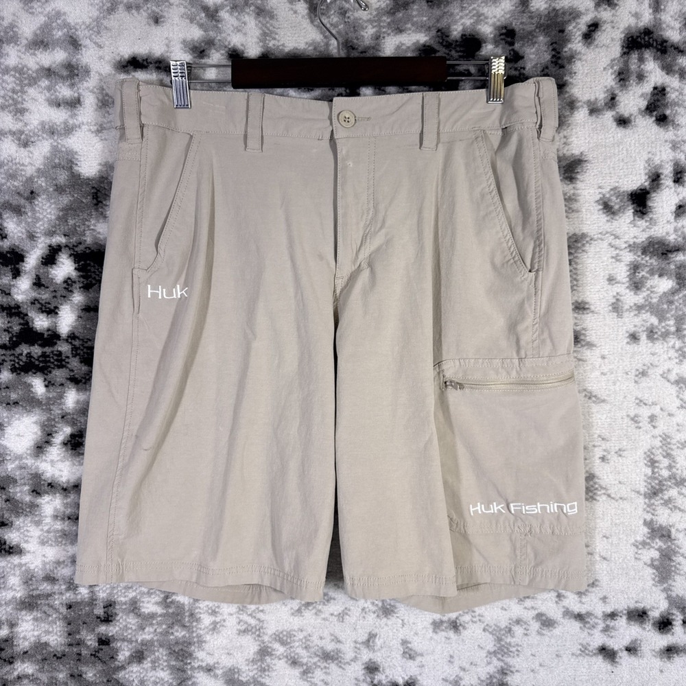 Huk Shorts Mens Size Extra Large Beige Performance Stretch Cargo Fishing Outdoor